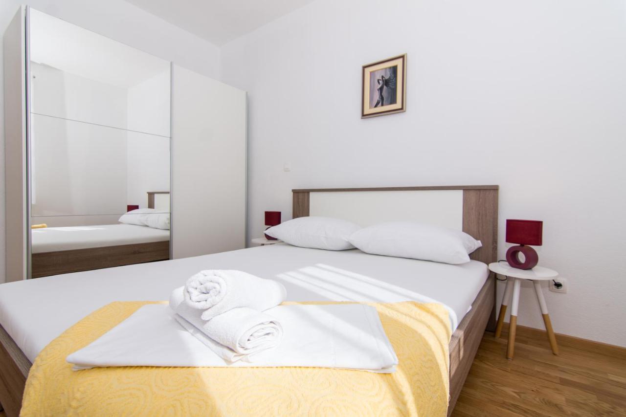 Apartments Ploka Okrug Gornji Exterior photo