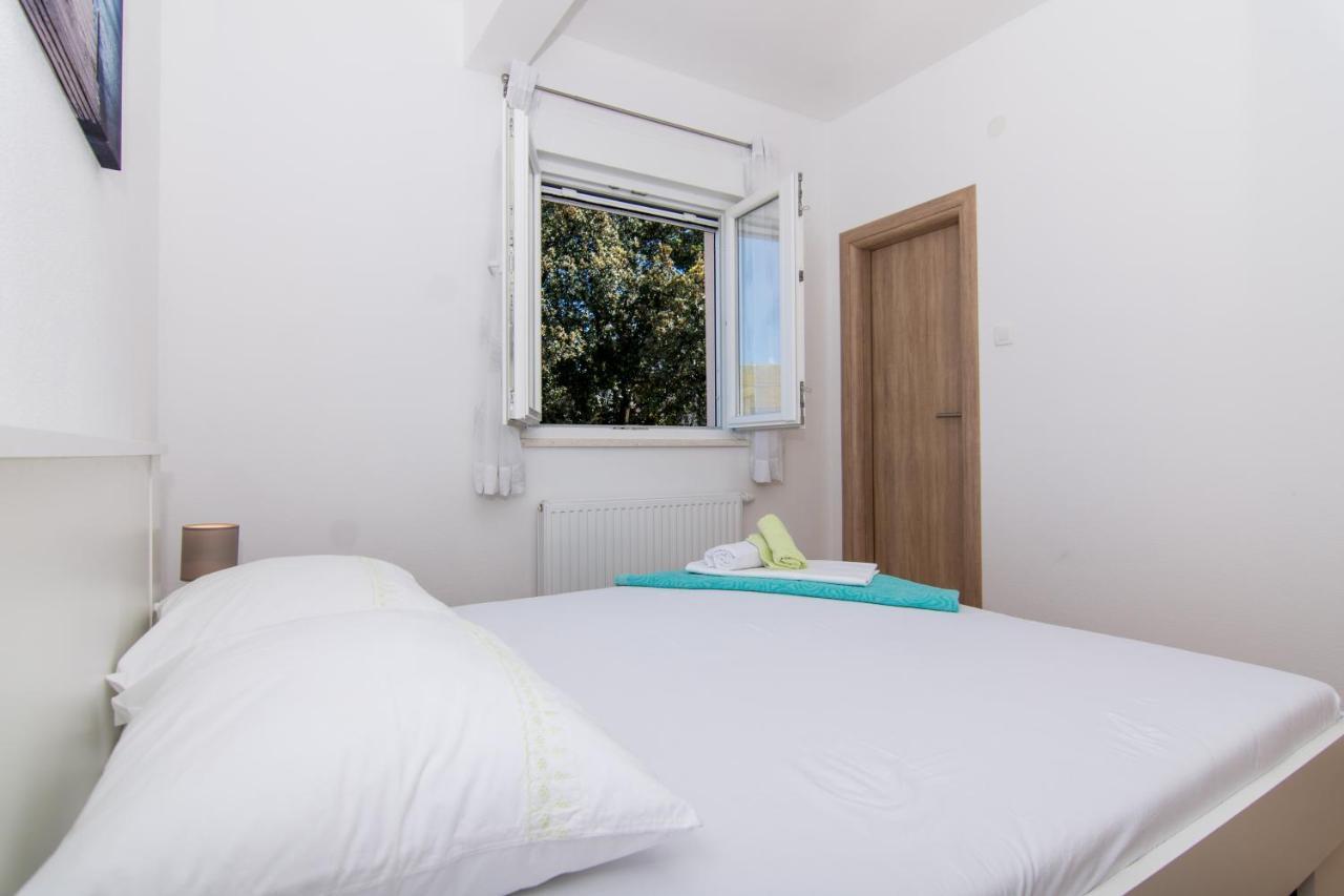 Apartments Ploka Okrug Gornji Exterior photo