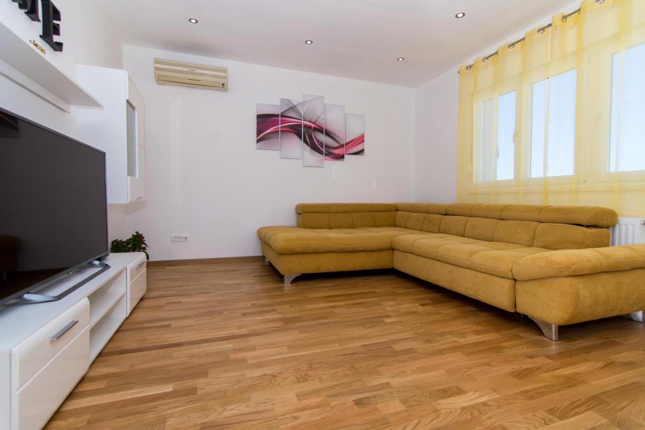 Apartments Ploka Okrug Gornji Exterior photo