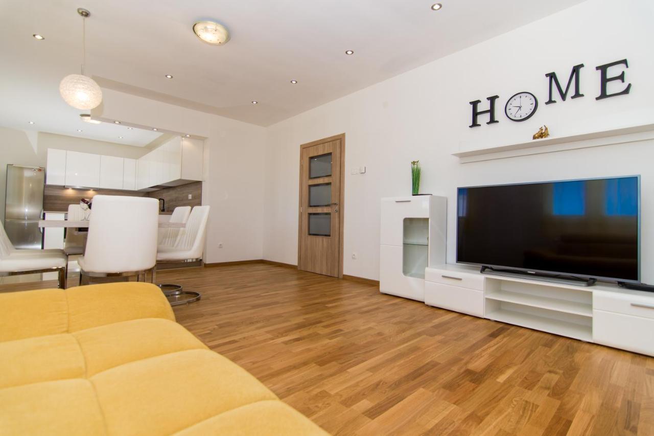 Apartments Ploka Okrug Gornji Exterior photo