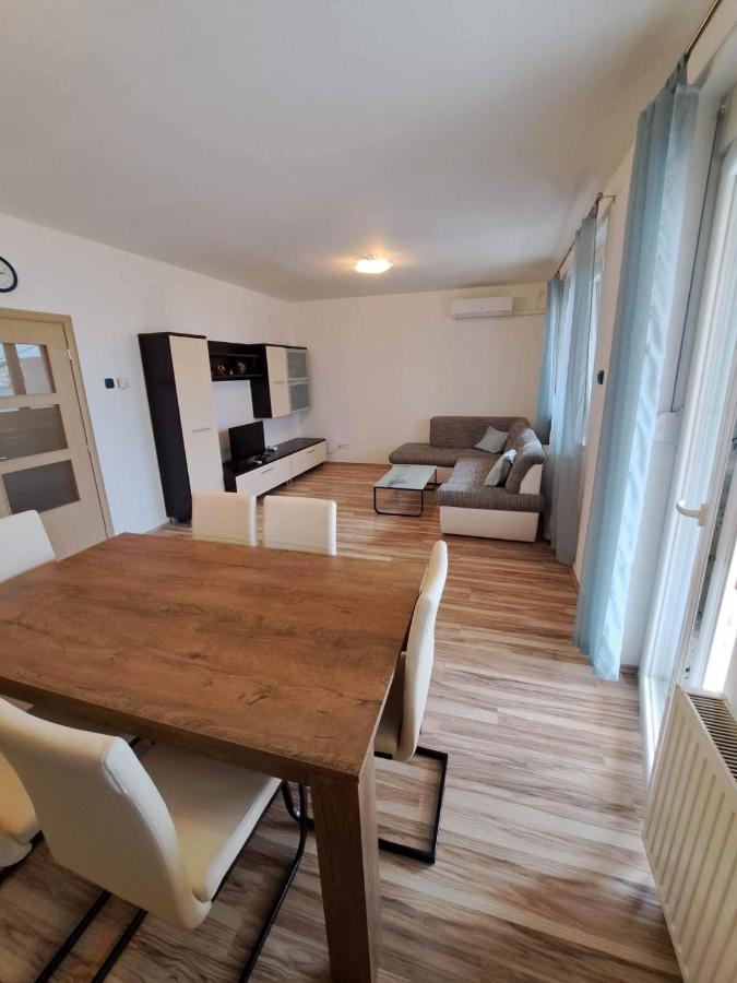 Apartments Ploka Okrug Gornji Exterior photo