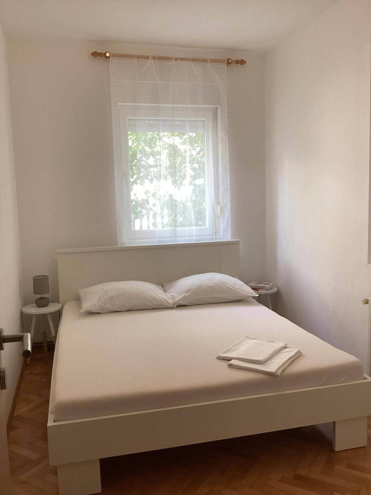 Apartments Ploka Okrug Gornji Exterior photo
